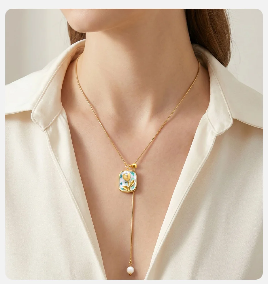 Vnox Vintage Französischer Stil Vergoldete Emaille-Tulpen-Halskette und Ohrringe Set, Tropfenförmig Bemaltes Blumenmuster mit Imitationsperlen, Hochzeitsgeschenk – Detail 2