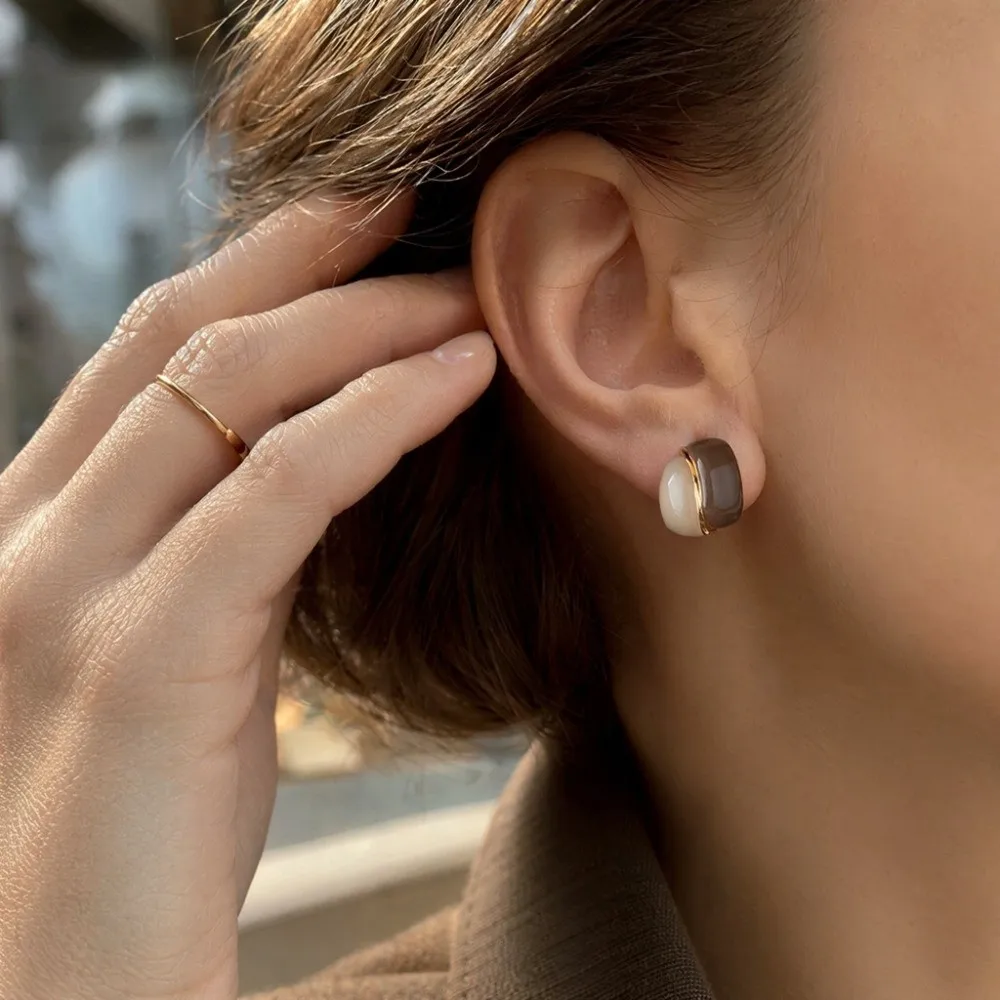 Maillard Contrasting French Retro Earrings Metal Enamel Vintage Drop Glazed Earrings Elegant Statement Brown Dangle Earrings