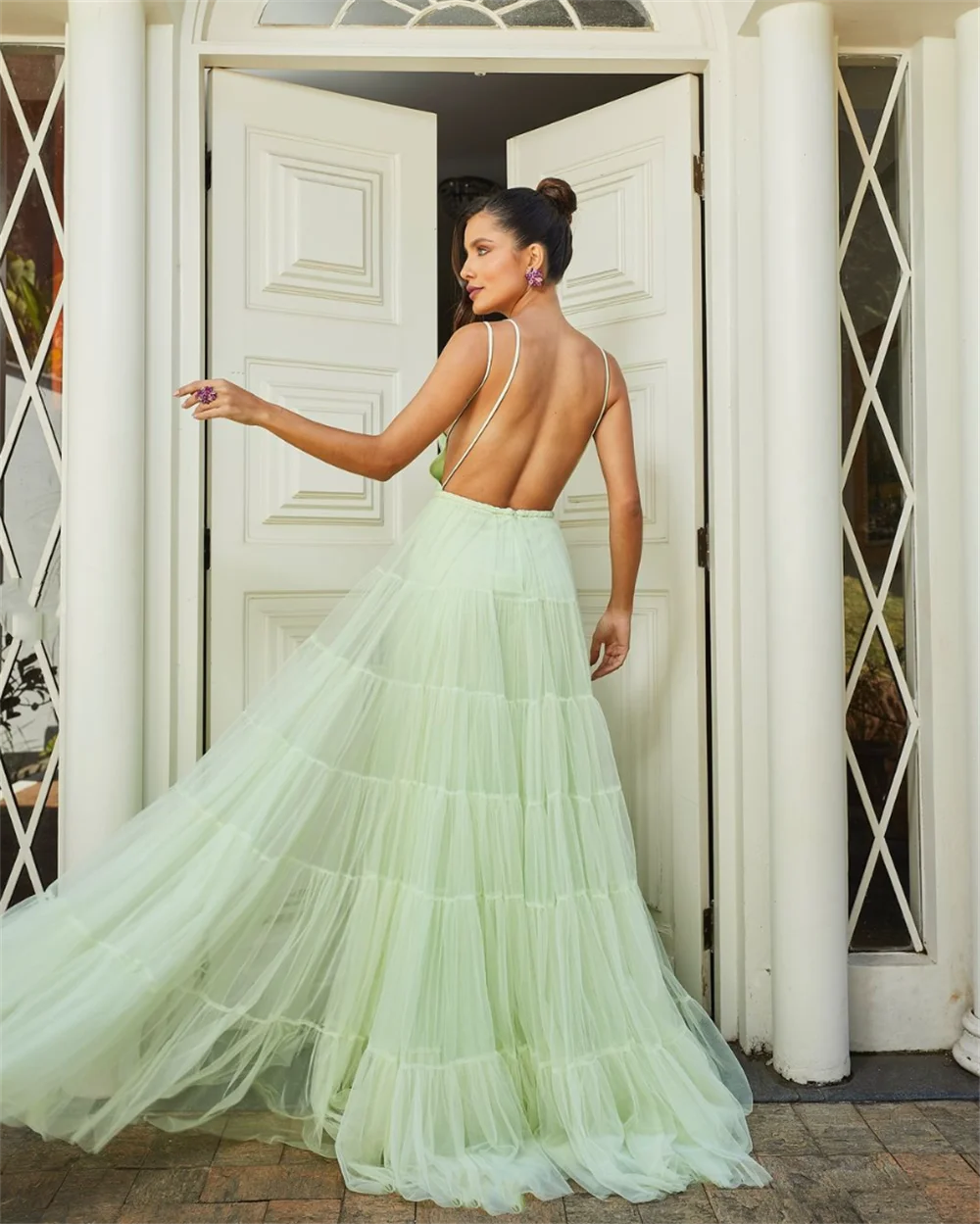 Annie Pale Green Wedding Dress The Tulle A-line Is Elegant Prom Dresses Deep V-neckline And Open Back Bespoke Occasion Dresses