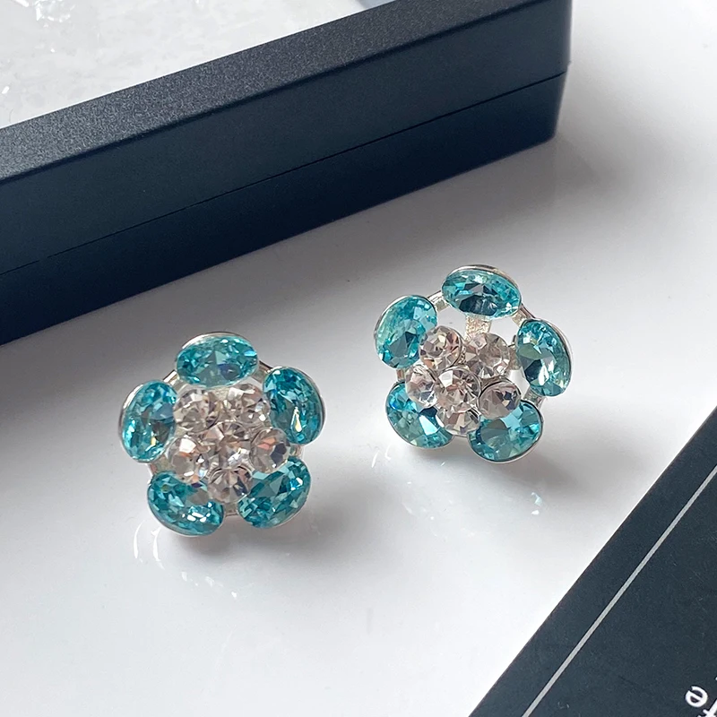 GANPUP Kreative Funkelnde Blumen-Ohrstecker mit Kubischem Zirkonia für Damen, Modischer Neuer Ohrpiercing-Schmuck, Geschenk für Partys – Detail 1