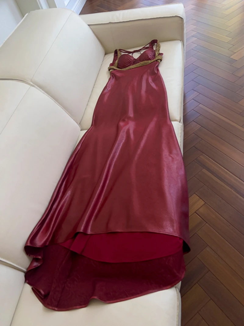 

2026 Новое атласное элитное платье в стиле ретро с бретелями на талии, длинное платье с завязками на талии, элегантное плиссированное жемчужное платье Dr, модная молния St...