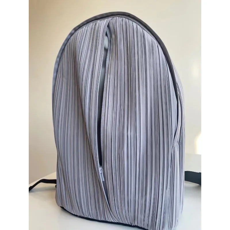 حقيبة كتف مياكي مطوية 2025 بتصميم متخصص وخفيفة الوزن وحقيبة ظهر كاجوال قابلة للتعديل للجنسين موديلات شخصية بلون سادة