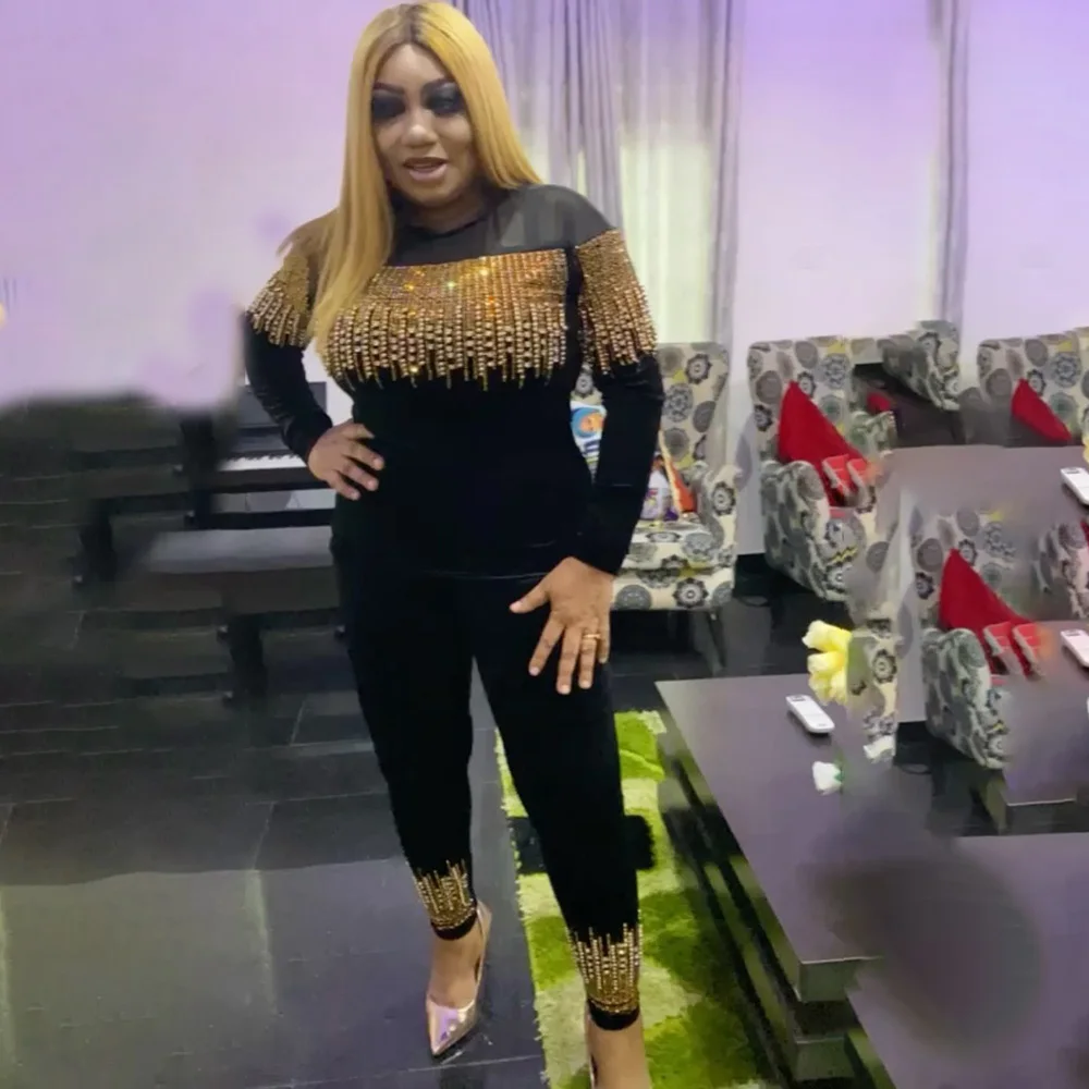 Abito da donna pleuche elasticizzato alla moda con pantaloni decorativi a maniche lunghe con perline di diamanti