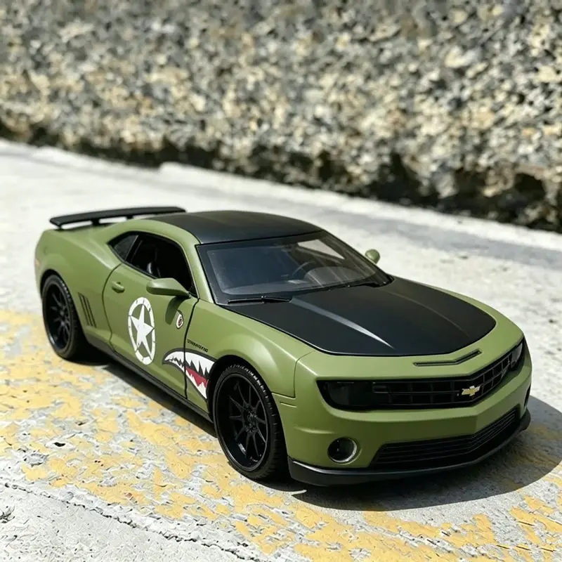 1:24 Film-Auto Camaros 2010 Legierung Klassisches Supersportwagen-Modell Druckguss Metall Rennstrecken-Fahrzeug Simulationsmodell Kindergeschenk
