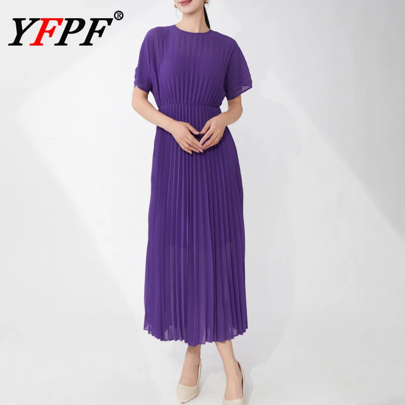 

YFPF Элегантное плиссированное длинное платье Miyake для женщин с круглым вырезом и коротким рукавом с высокой талией, однотонные платья трапециевидной формы, новинка 2025, одежда 3A367
