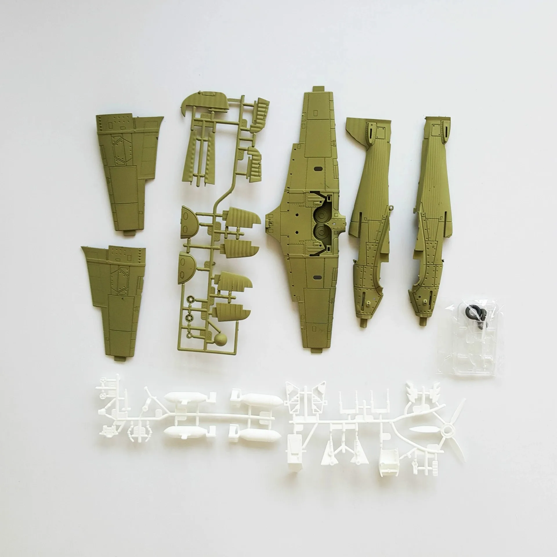 1/48 Scale Fighter Hurricane 4D Assemble Aircraft Plastic DIY Model Airplanes Building Kits Military Fun Gift Propeller Movable