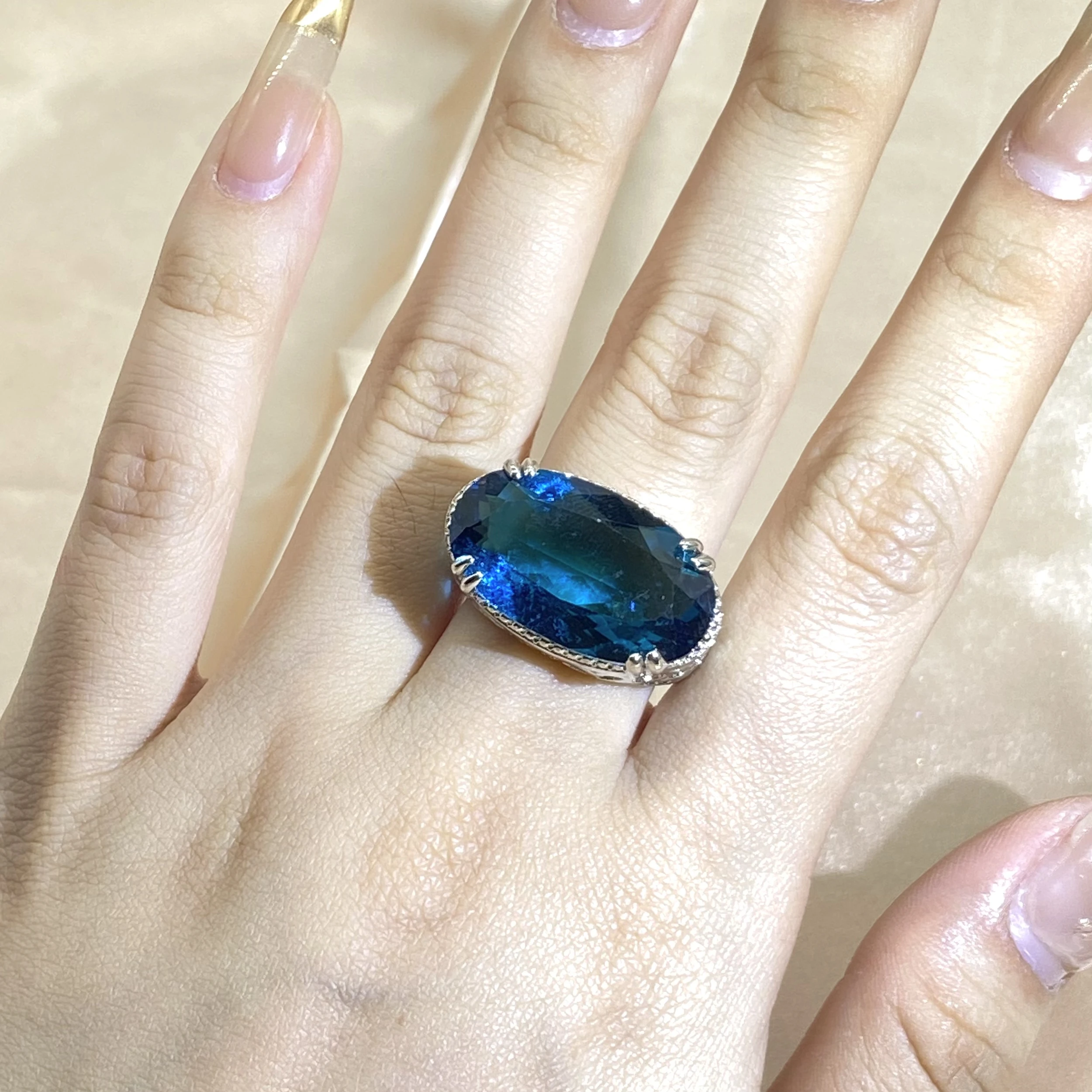 Women's 2022 New Exaggerated Large Zircon Ring, Statement