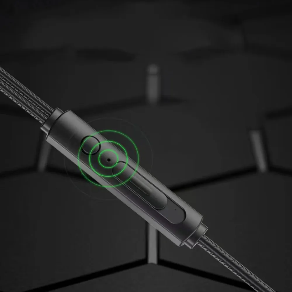 Gioco per giocatori con microfono Cuffie intrauricolari cablate di tipo C resistenti al sudore Auricolari super bassi Auricolari sportivi Cuffie cablate