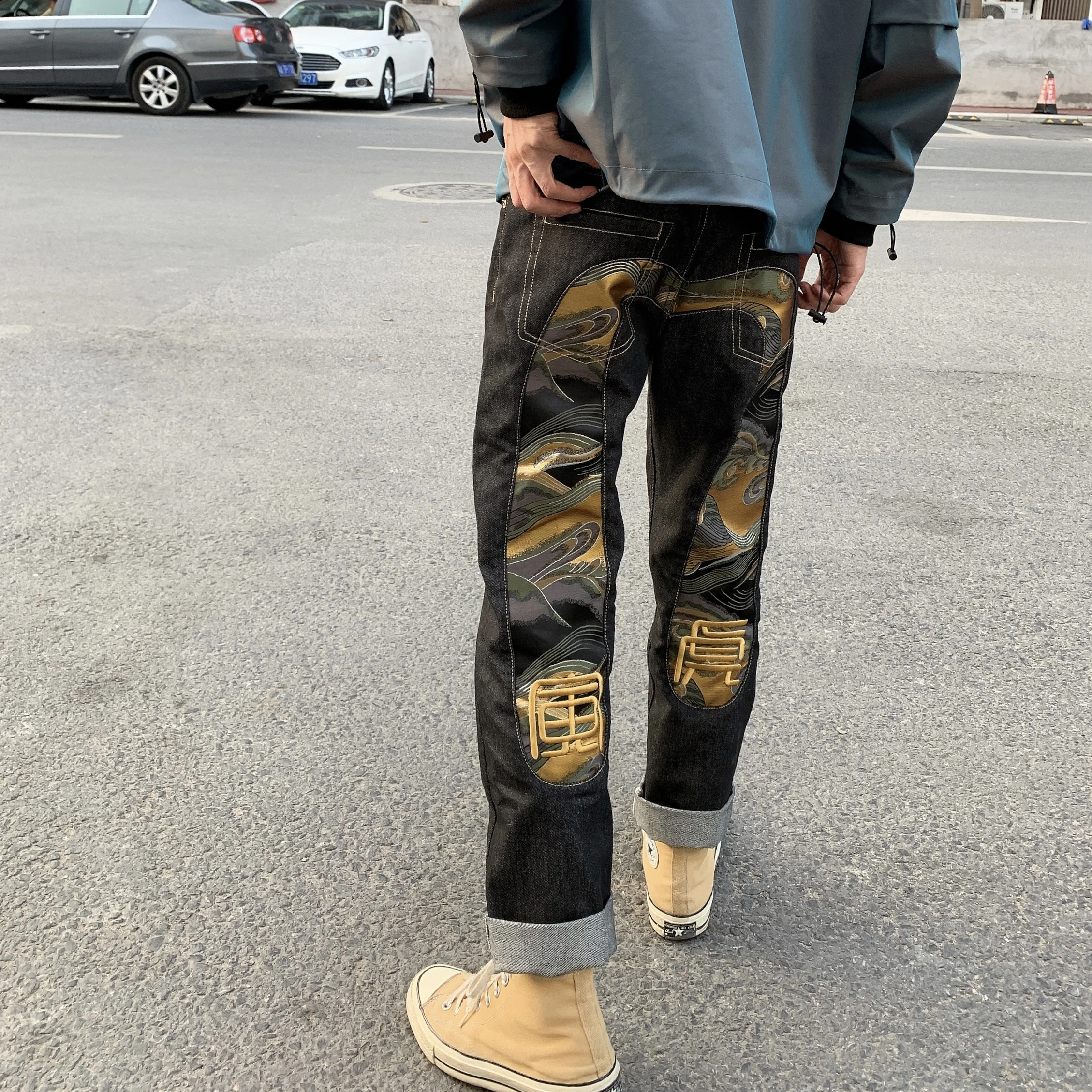 

Men's Japanese Handmade Embroidered Cotton Jeans Straight Tube Slim Fit Hip-Hop Trousers Red Ear Detail Devil Big M Golden Text