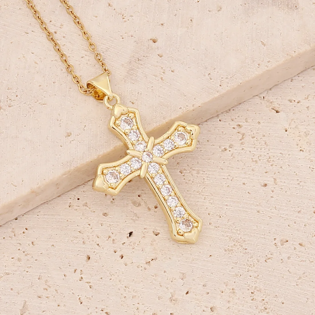 2022 Copper Micro-inlaid Zircon Cross Pendant Necklace Classic 18K Plated Chain Necklace  Accessories Wholesale