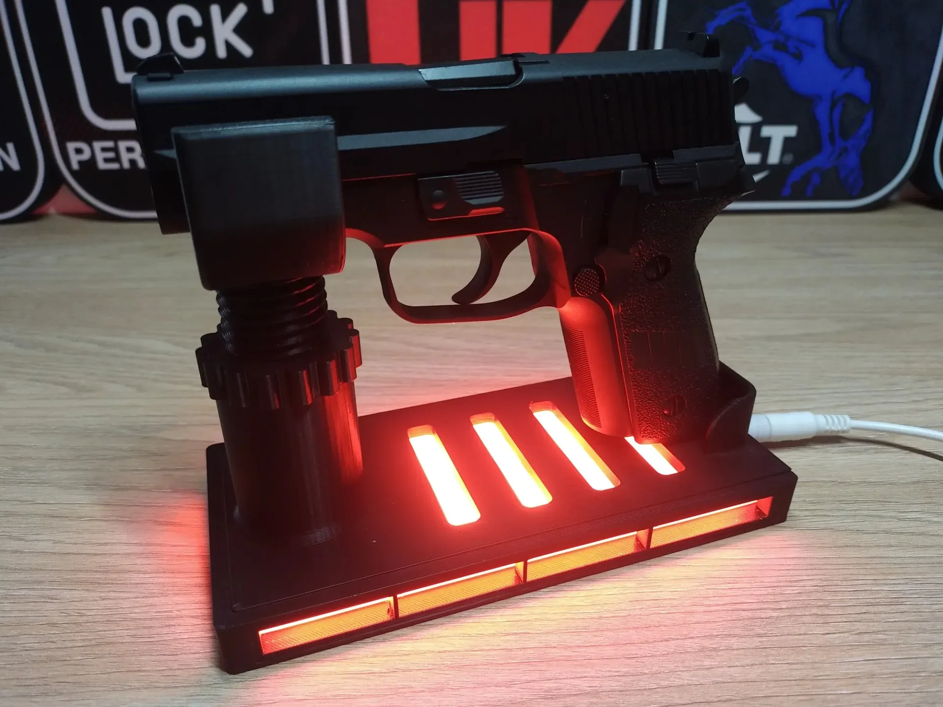 Universeller Pistolenständer mit Licht-Display-Halter für Revolver Glock Ar Rifle Cool Collection Launcher Storage Showcase Mount