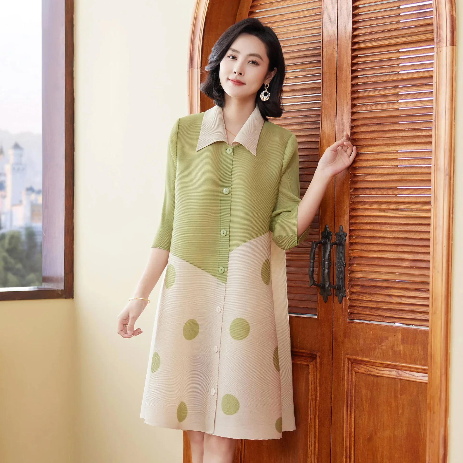

Miyake Pleated Dress Women's 2024 New Fashion Polka Dot Print Lapel Mid-sleeve Large Size Single-breasted Shirt Dress