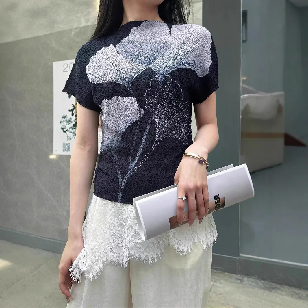 

Miyake Three-dimensional Oil Painting Sense Floral High Elastic Pleated Anti-wrinkle Short-sleeved Round Neck T-shirt Top Women