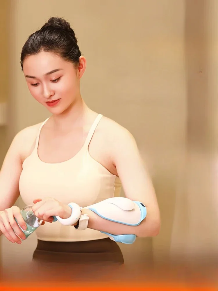 Electric exercise device for restoring hand five finger function