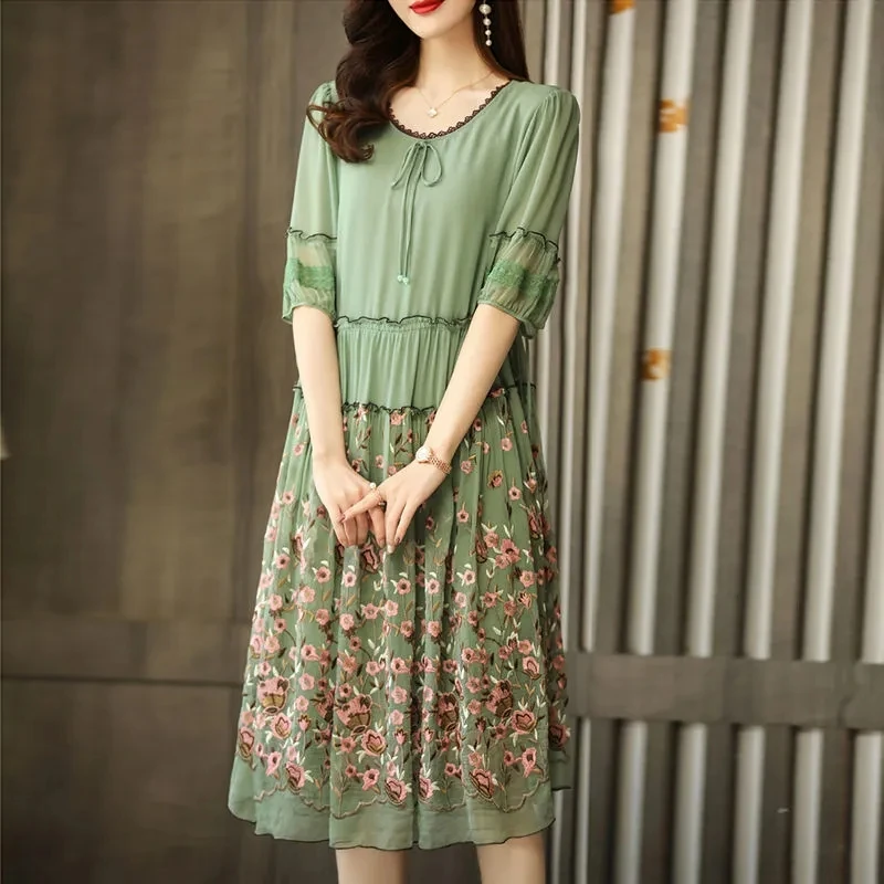 2023Summer Dress Mother Heavy Embroidered Flower High-End Dress Female Spring High-End Imitation Mulberry Silk Floral Dress