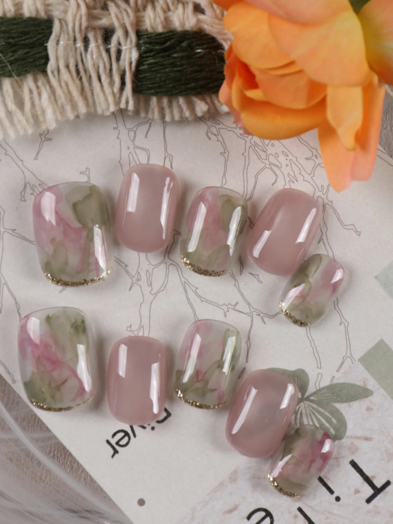 10 Stück Aufklebenägel Kurze Rosa Halation Katzenaugen-Grün Aufklebbare Kunstnägel Inklusive 1 Blatt Klebestreifen & 1 Stück Mini-Feile