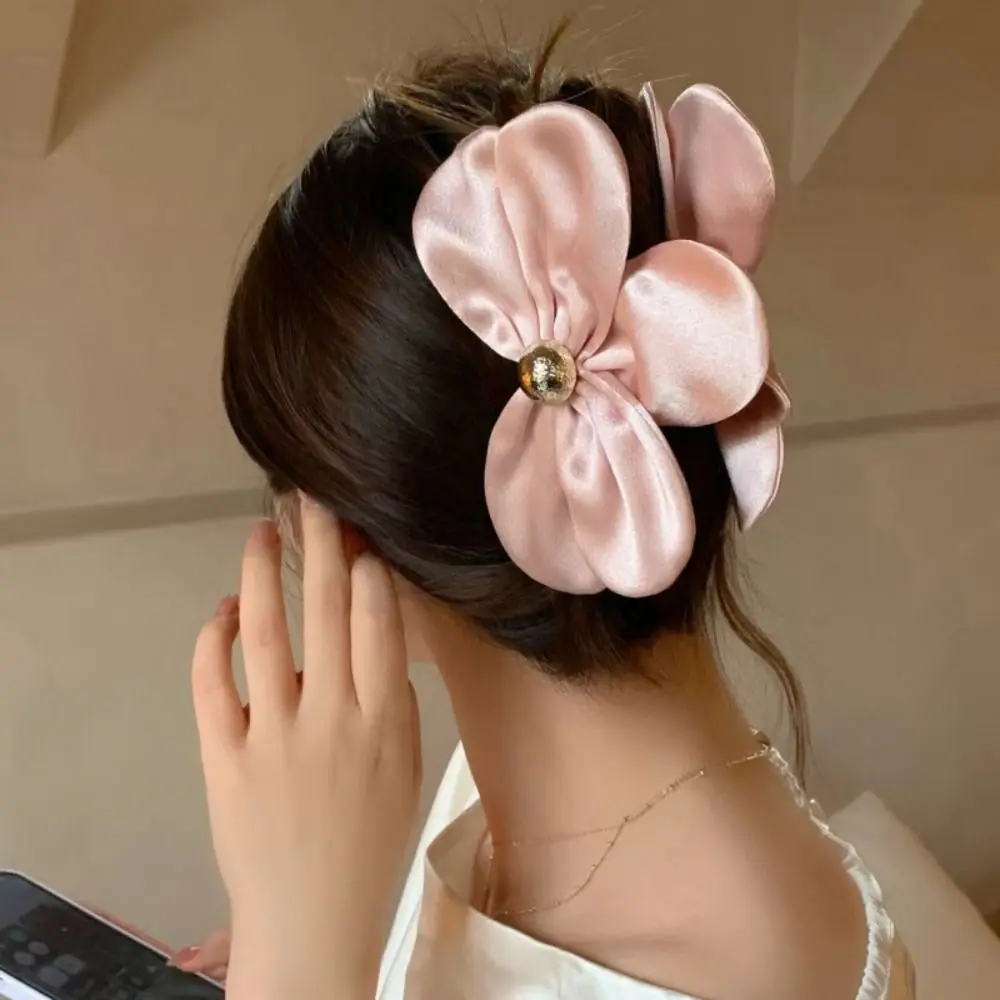 Рисунок 5 - Зажим для волос из ткани с цветочным узором и когтями