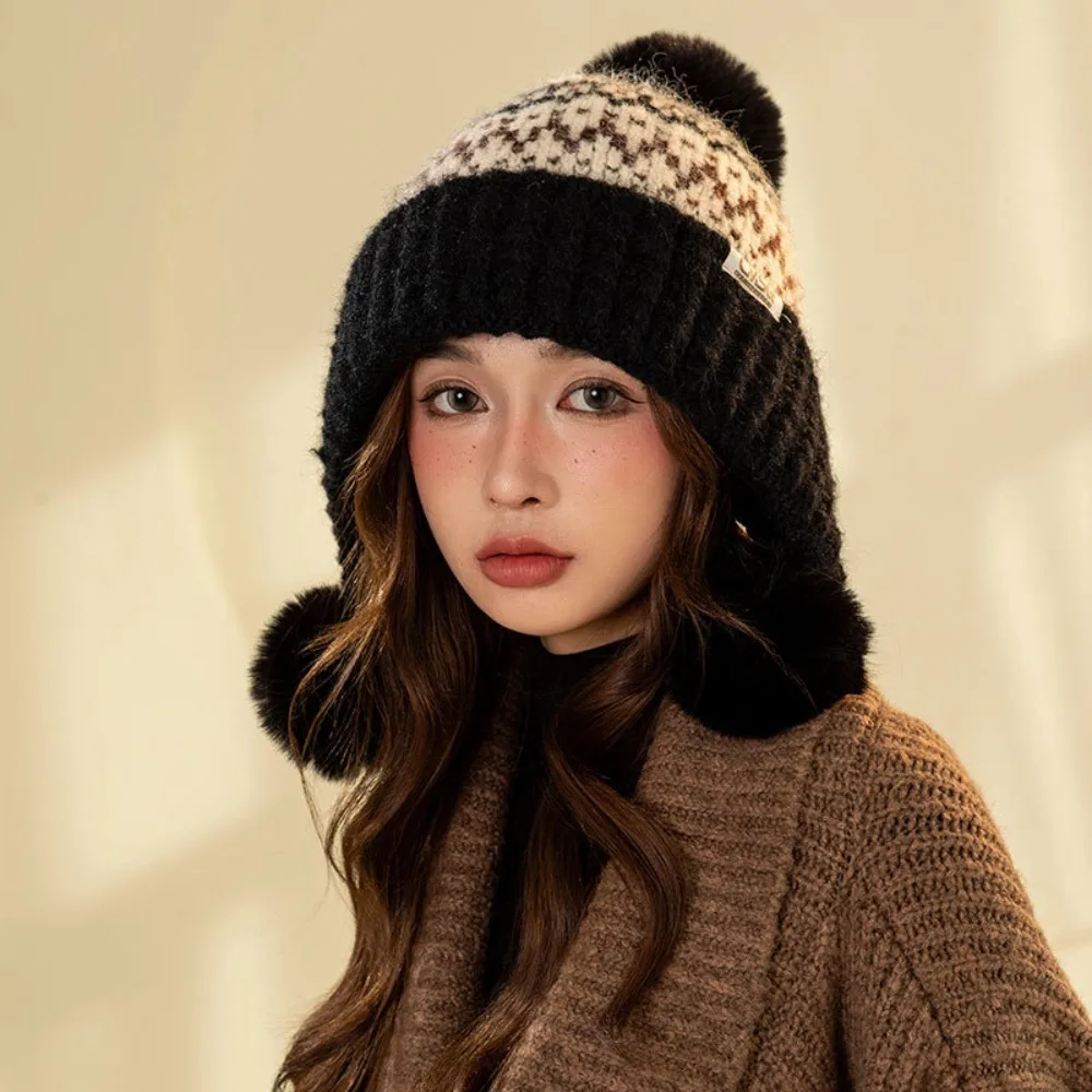 قبعة نسائية محبوكة دافئة على الموضة سميكة لحماية الأذن قبعات بونيه قبعة شتوية مقاومة للبرد مع أضاليا للخريف والشتاء