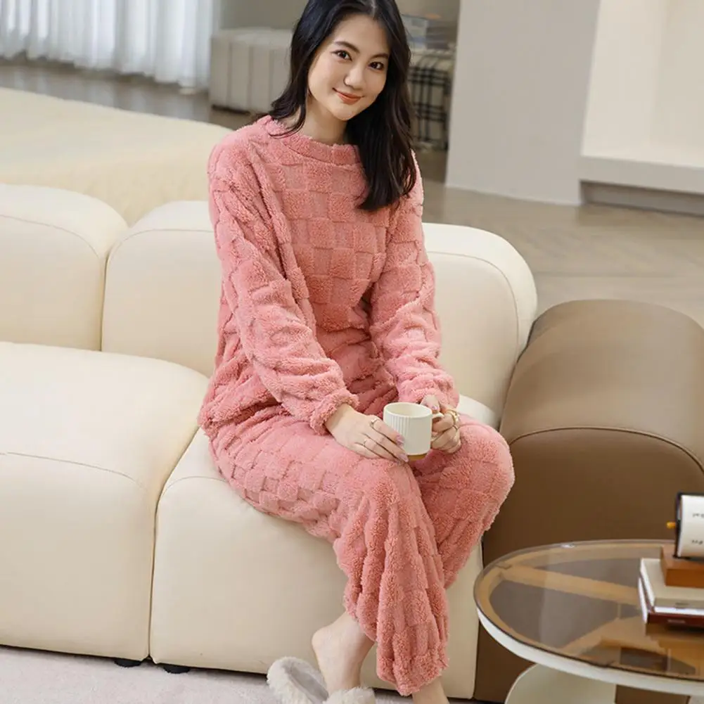 

Lady Thickened Nightie Cozy Winter Pajamas Set with Coral Fleece Texture Round Neck Top Wide Leg Trousers for Women for Lady