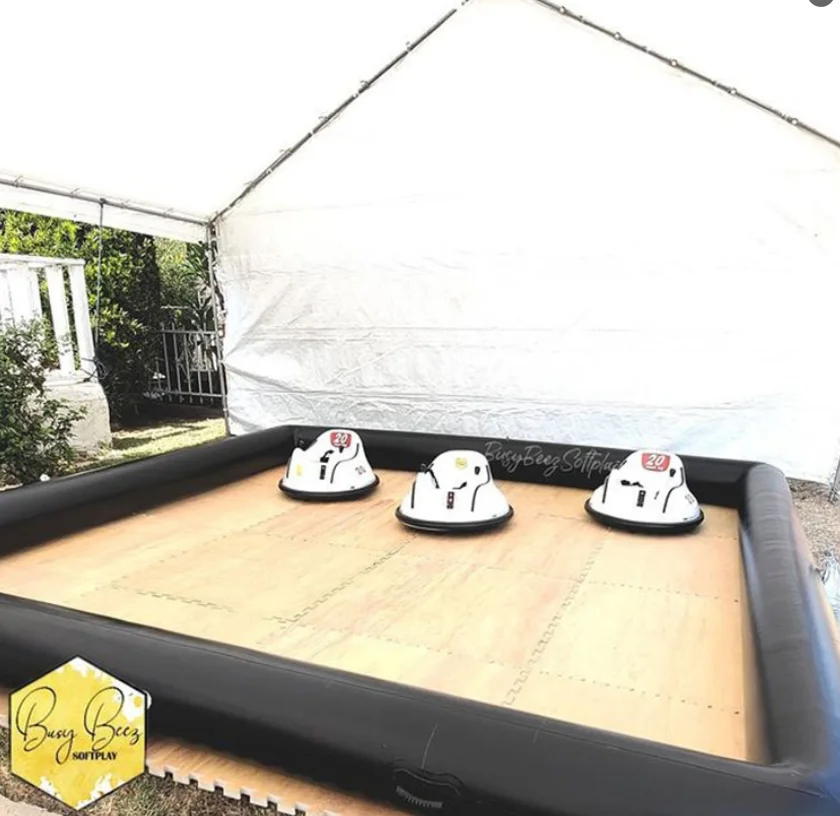 Pista da corsa gonfiabile Go Karts per eventi di feste per bambini con paraurti gonfiabile commerciale personalizzato in vendita