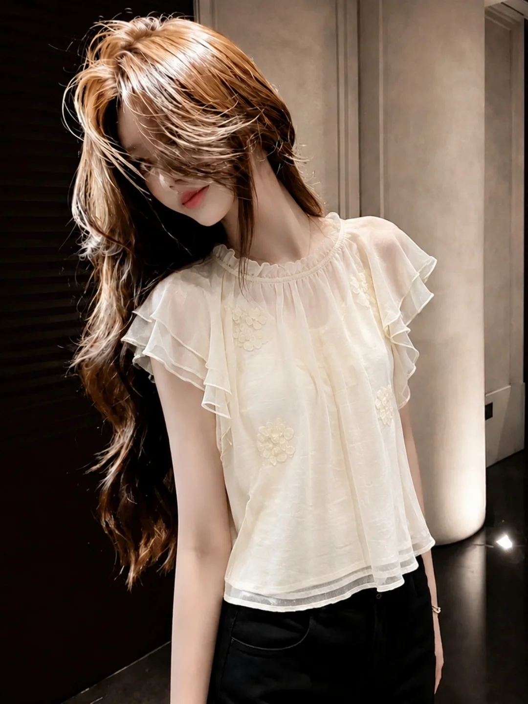 

Fashionable Sweet Style Short Sleeve Shirt Comfortable Pleated Edges Elegant Slimming Top for Younger Looking All-Match Summer