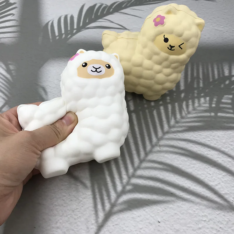 New Ins Cute Simulation Alpaca PU Squeeze Slow Rebound Toys Children Decompression Toys Pinch Music Fidget Toy Tabletop Ornament