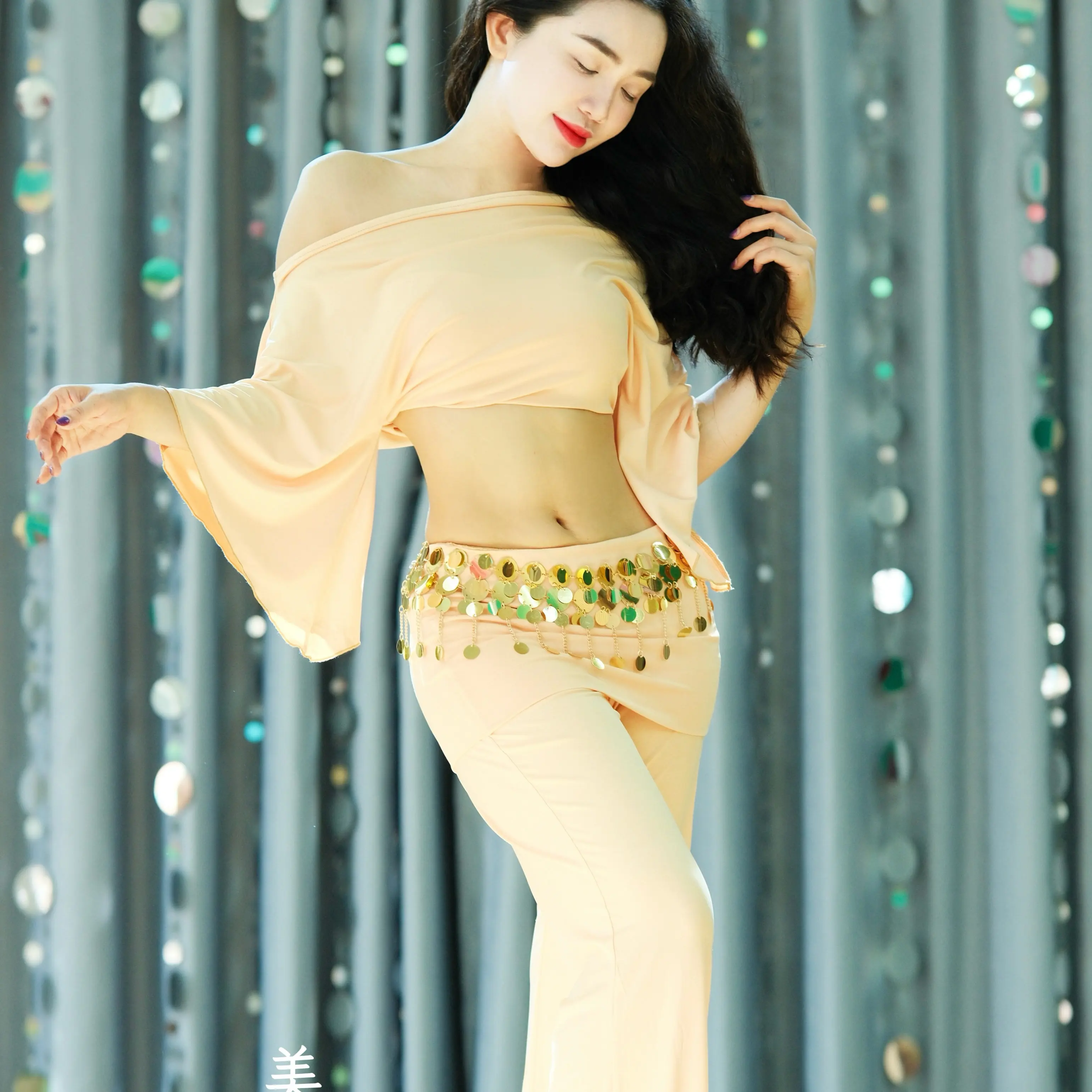 

Костюм для выступлений по восточным танцам, женский сексуальный топ с открытыми плечами + брюки с высокой талией, комплект для профессиональных занятий восточными танцами