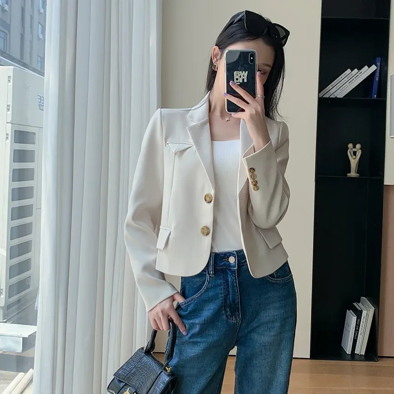

Women's Cropped Blazer Notched Lapel Two Button Short Suit Jacket with Pockets
