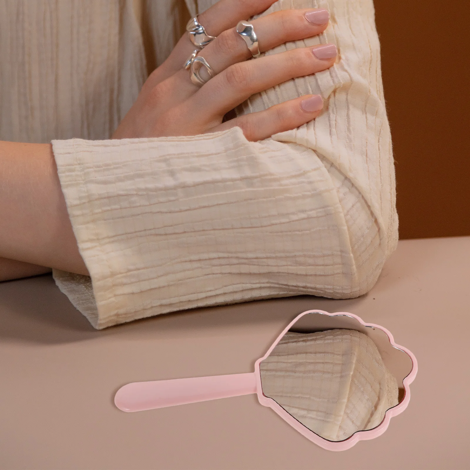 

Pink Shell Makeup Small Handheld Mirror For Women Girls High Definition Portable Travel Vanity Compact Plastic Decorative