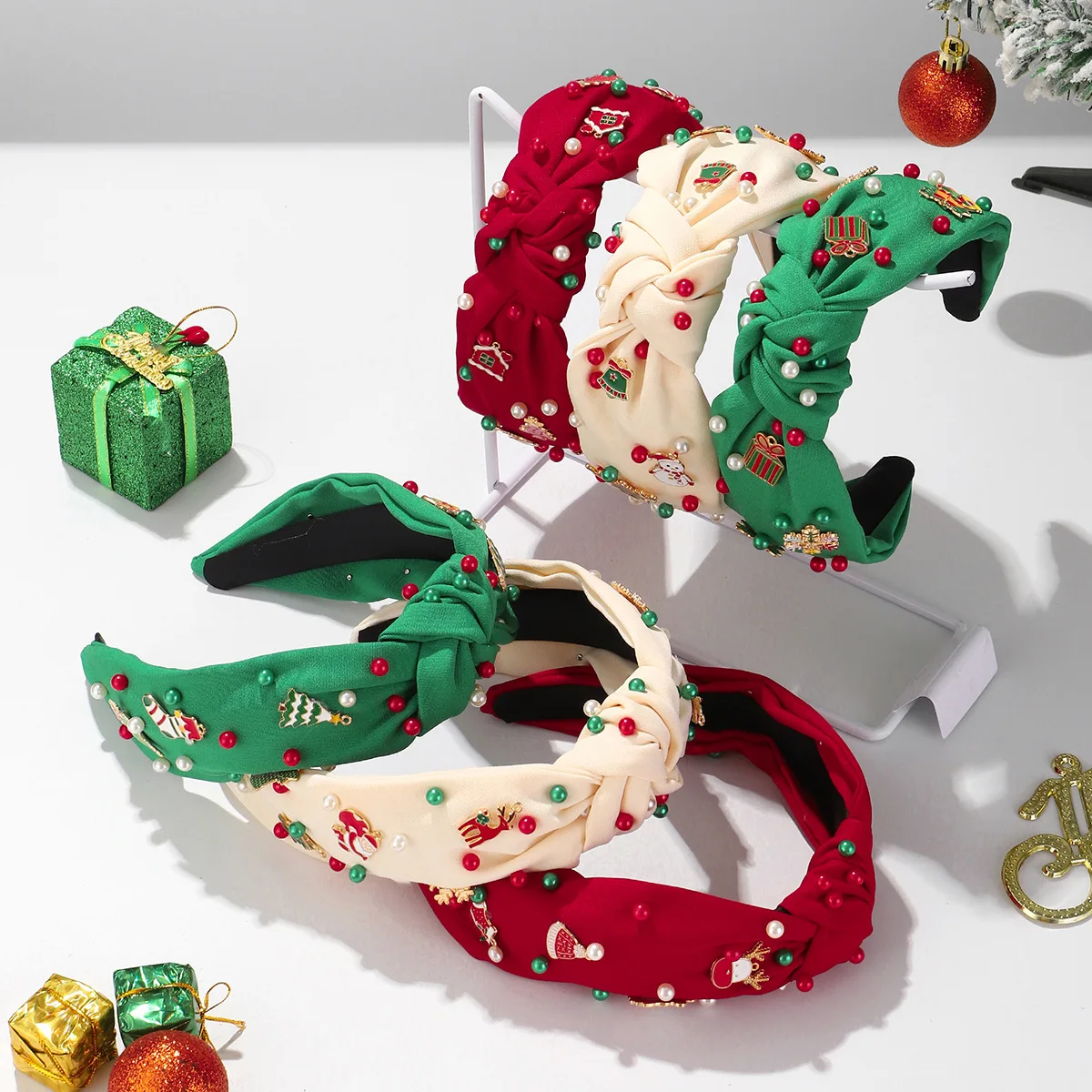 

European and American Fashion Retro Christmas Snowflake Pearl Knotted Headband for Women