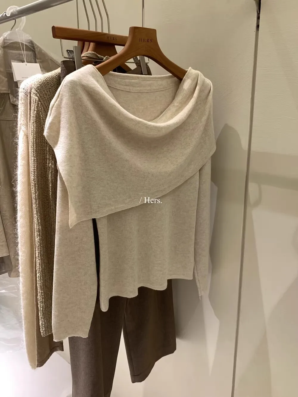 

Женские пуловеры с капюшоном: гладкие, изящные, полированные, безупречные, полностью улучшенные, тщательно продуманные, комплексные, всесторонние, детальные.