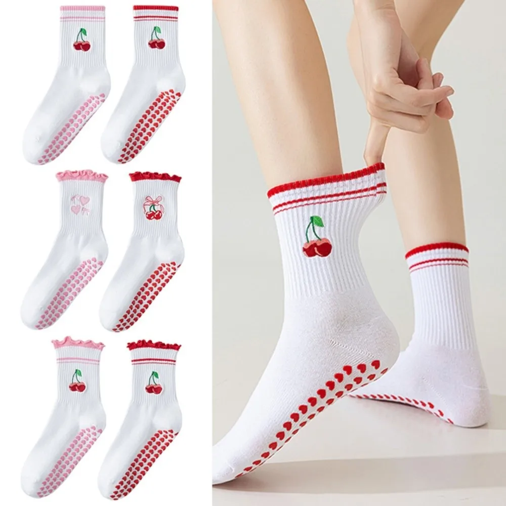 

2pairs Heart Silicone Sock Sole Women Yoga Socks Cherry Pattern Breathable Pilates Socks Cotton Embroidery Non-Slip Socks Indoor