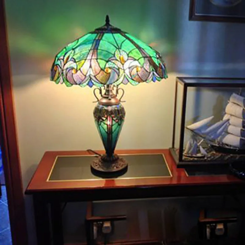Stained Glass Table Lamp Resin Base Living Room Bedside Lamp Villa Club Decorative Lamps Bedroom Lamp