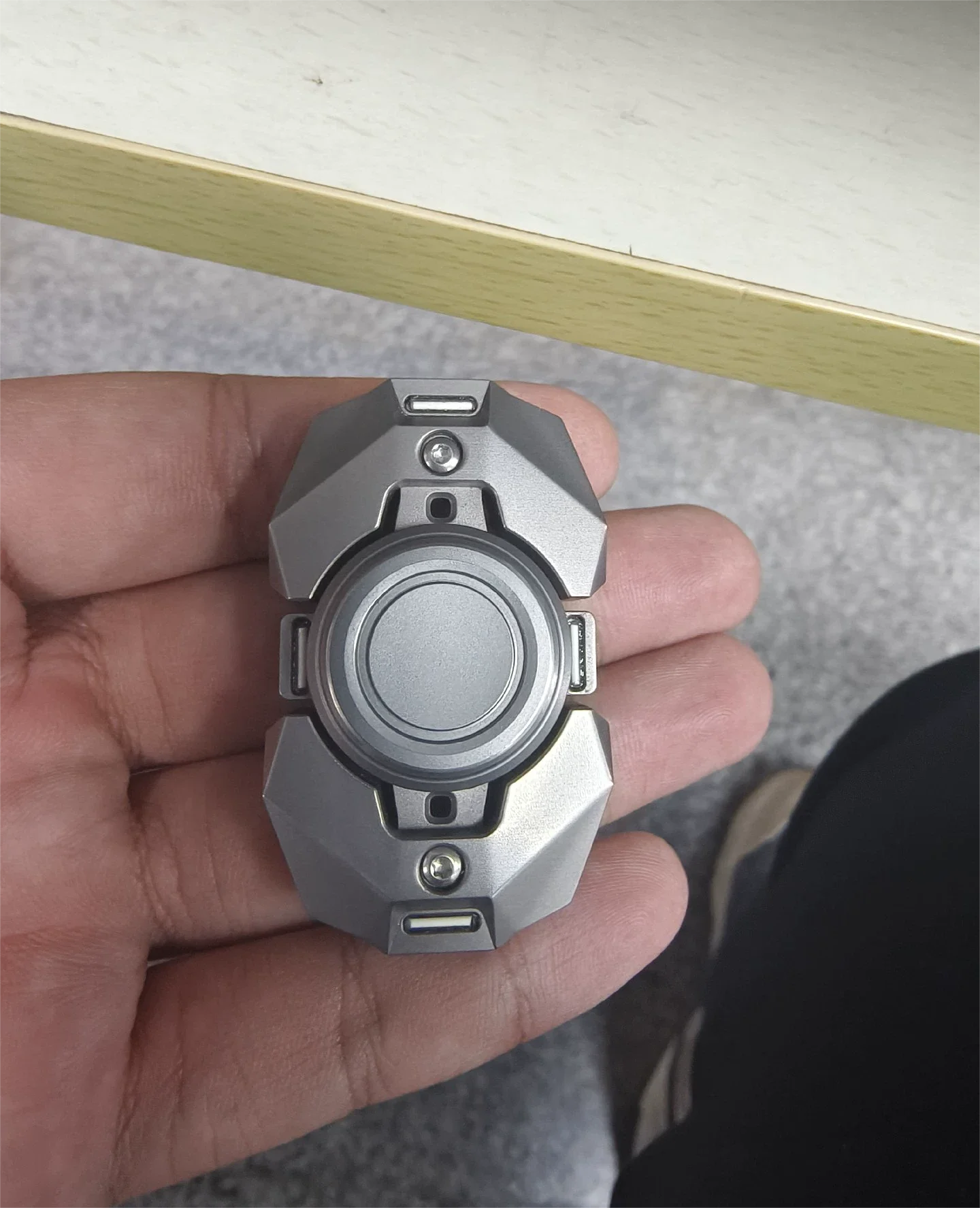 

Torrent fingertip gyroscope, titanium alloy EDC