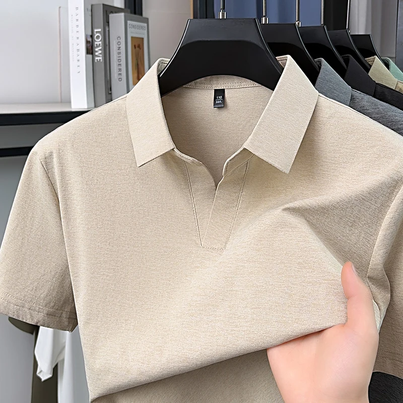 Herren Kurzarm-Poloshirts, einfarbig, ohne Knöpfe, V-Ausschnitt, schmal geschnitten, leicht, knitterfrei, modische Alltags-Tops für Männer – Detail 5