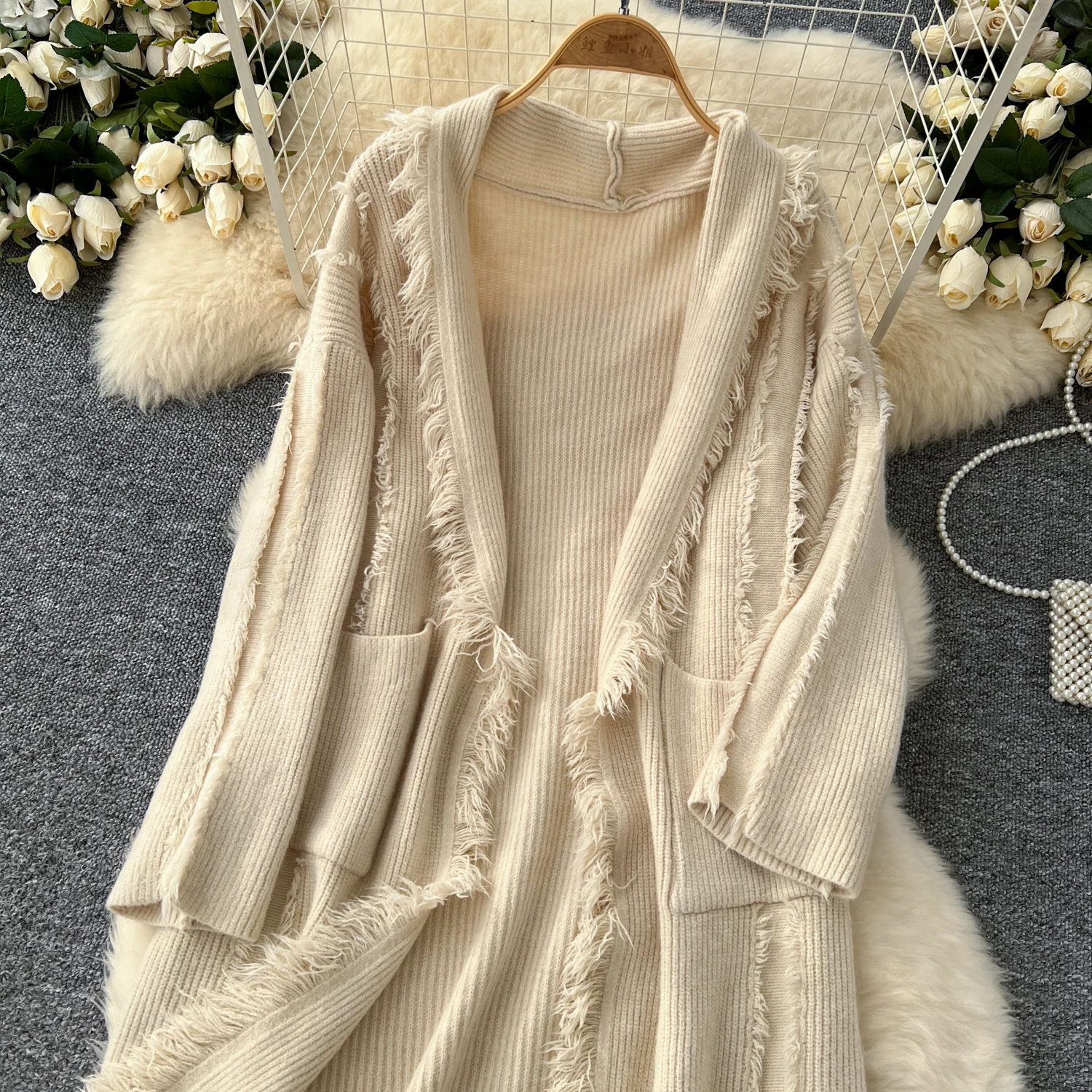 2024 Nowy trencz z frędzlami Długi sweter dla kobiet Jesień i zima Pogrubiony nowy styl Luźny i szykowny kardigan z dzianiny