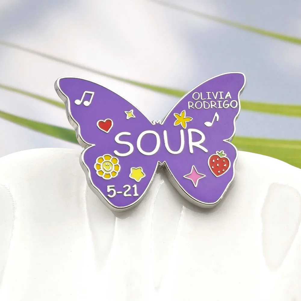 Olivia Rodrigo Sour Album Emaille-Pin Lila Schmetterling Broschen Pop-Musik-Sängerin Anstecknadeln Livies Fans Kollektion Schmuck Geschenk – Detail 11