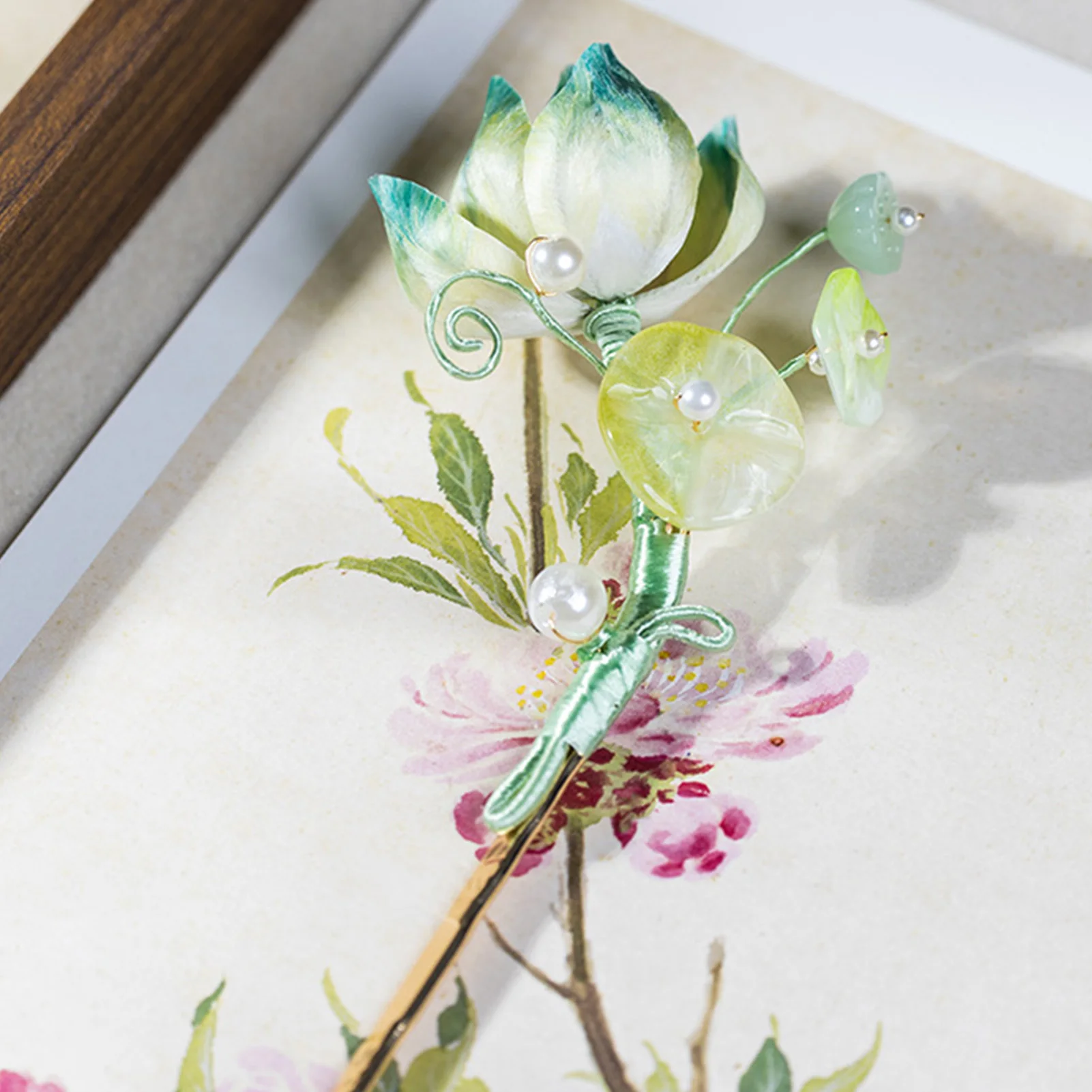 

3D Lotus Flower Hair Stick With Ruffled Petals Handcrafted Traditional Lotus Leaf Metal Hairpin Chinese Hanfu Hair Accessories