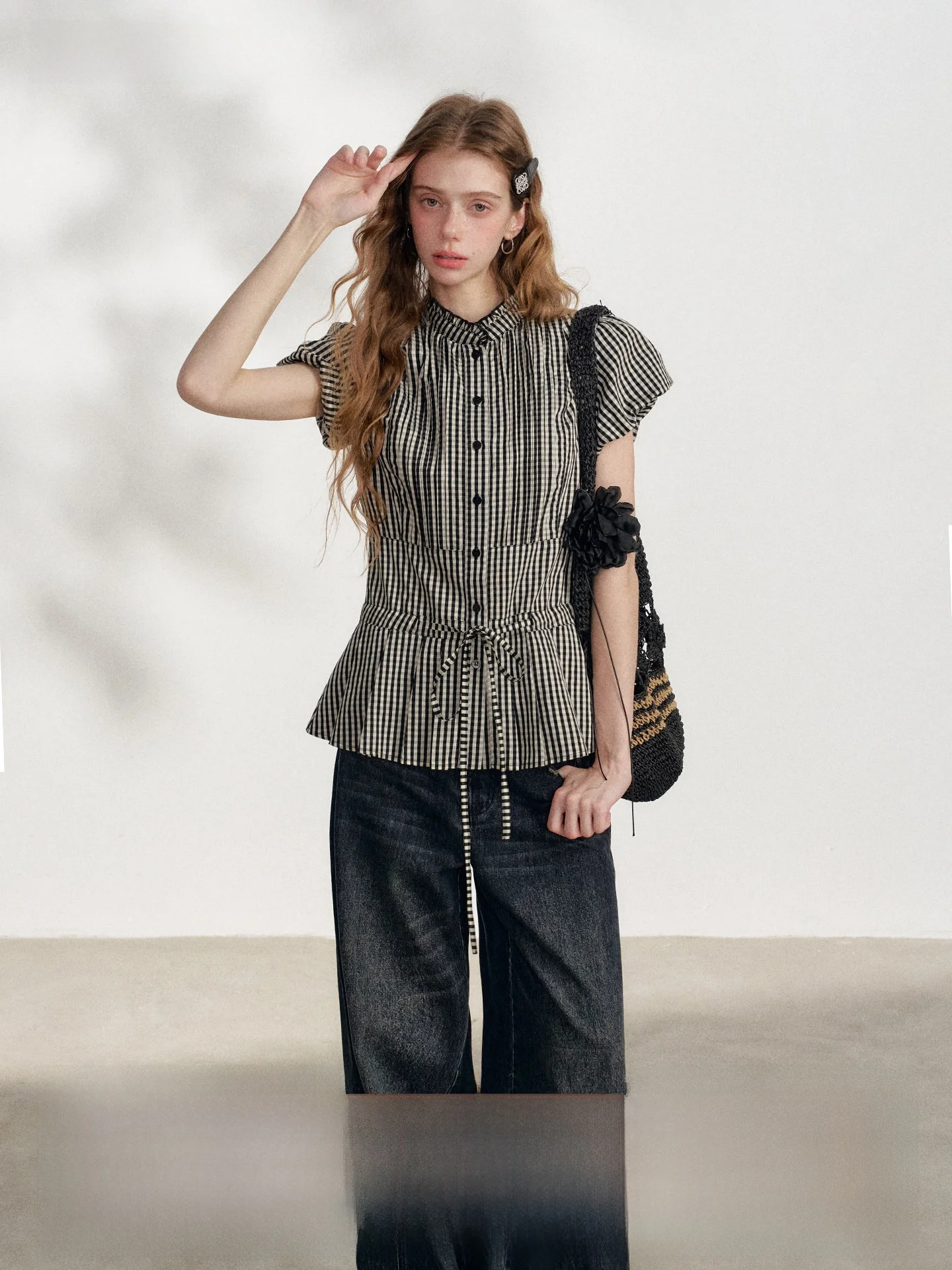 

New Empire2026 Summer Design Sensation Drawstring Neck Short Sleeve Black Shirt Women's Versatile Sweet Style Long Stripe