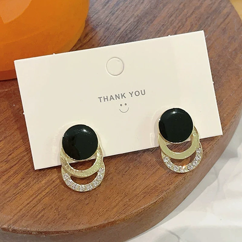 Black Enamel Out Round Earrings for Women Hollow Out Geometric Crystal Stud Earrings Wedding Party Elegant Circle Charms Jewelry