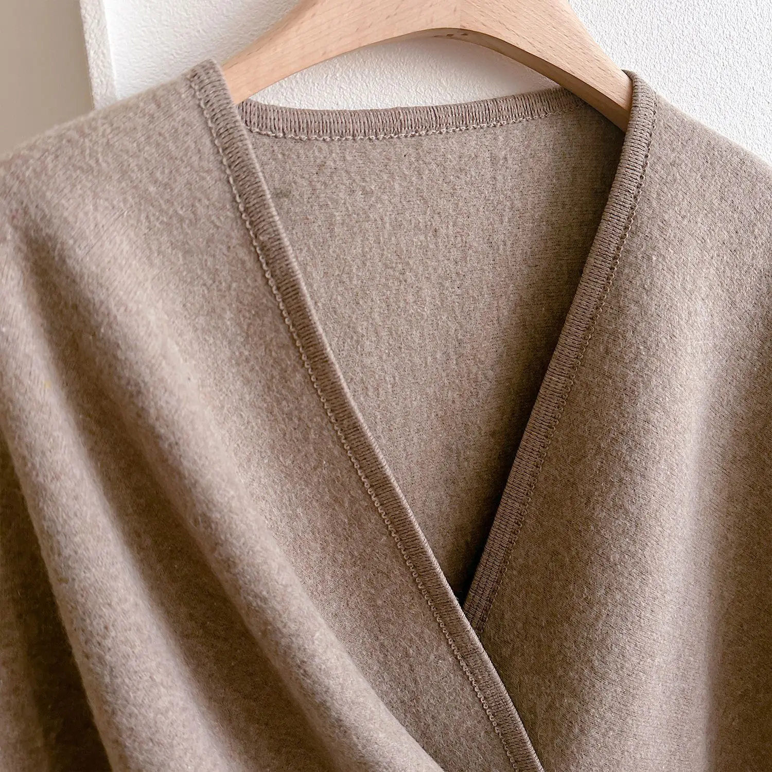 Breathable Solid Color Scarf External Cardigan Poncho Decke Delivers Fashionable Warmth With Exquisite Workmanship