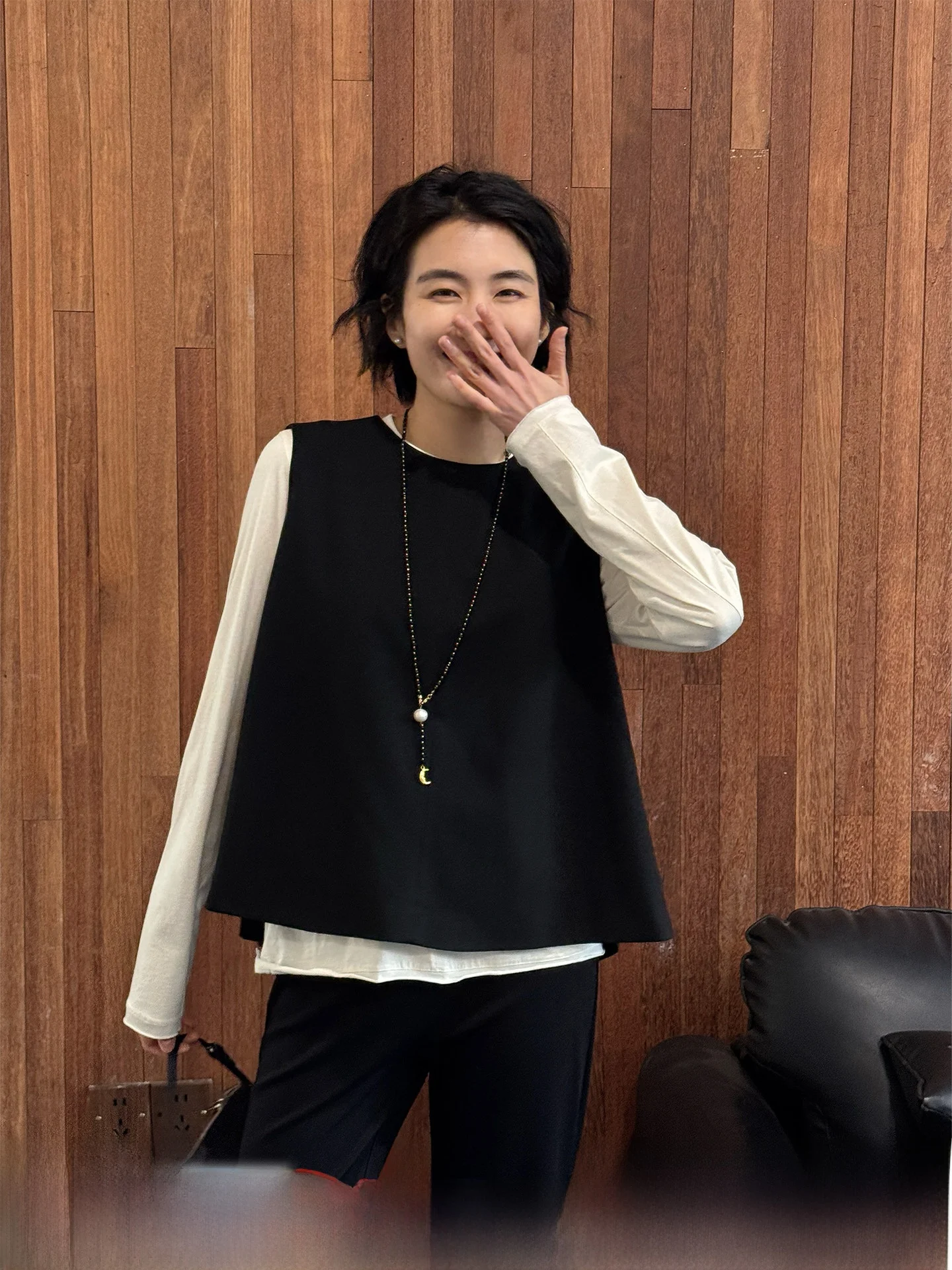 

Свободный жилет А-силуэта для женщин, верхняя одежда, топ без рукавов с круглым вырезом, черный, для весеннего сезона, для многослойных образов, модный, для повседневной носки, в стиле кэжуал