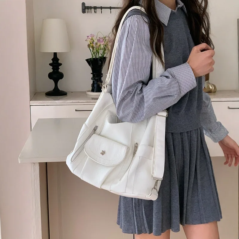 

Корейская версия: Новая модная женская сумка-рюкзак 2025 года для осени и зимы, вместительная сумка-тоут через плечо, студенческий рюкзак