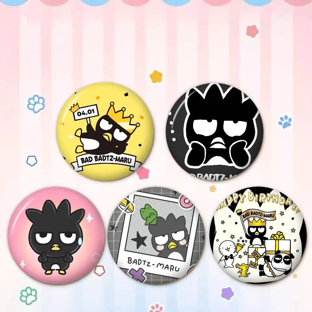 Bad Badtz-Maru Anime Kreative Pins Lustige Gesichter Runde Snap-in Brosche Abzeichen Rucksack Hut Accessoires Schmuck Geschenke