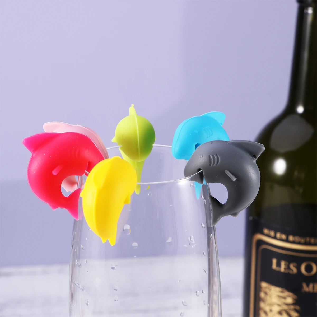 

6Pcs Silicone Glass Identification Markers Shark Style Non Slip Wine Charms Stickers Easy Use Colorful Creative for Party