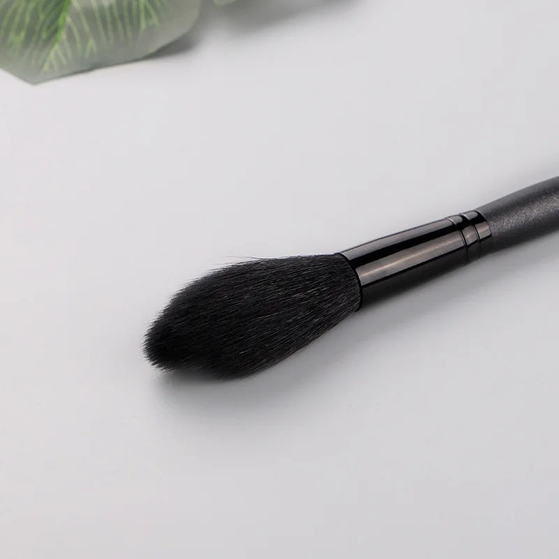 1 Piece Wool Long Handle Facial Makeup Highlighter Blending Blush Concealer Brush Beauty Multifunctional Soft Bristles