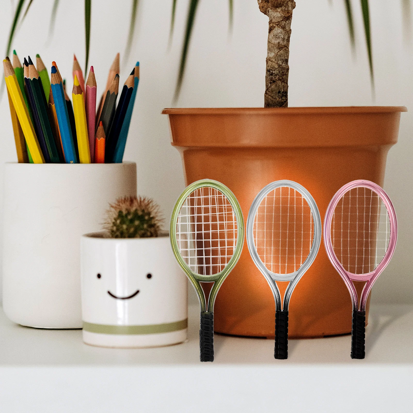 

3 set 3 Mini Tennis Racket Keychains 3 Balls Plastic Lightweight Bedroom Living Room Kitchen Decor DIY Tool Miniature Toy Props
