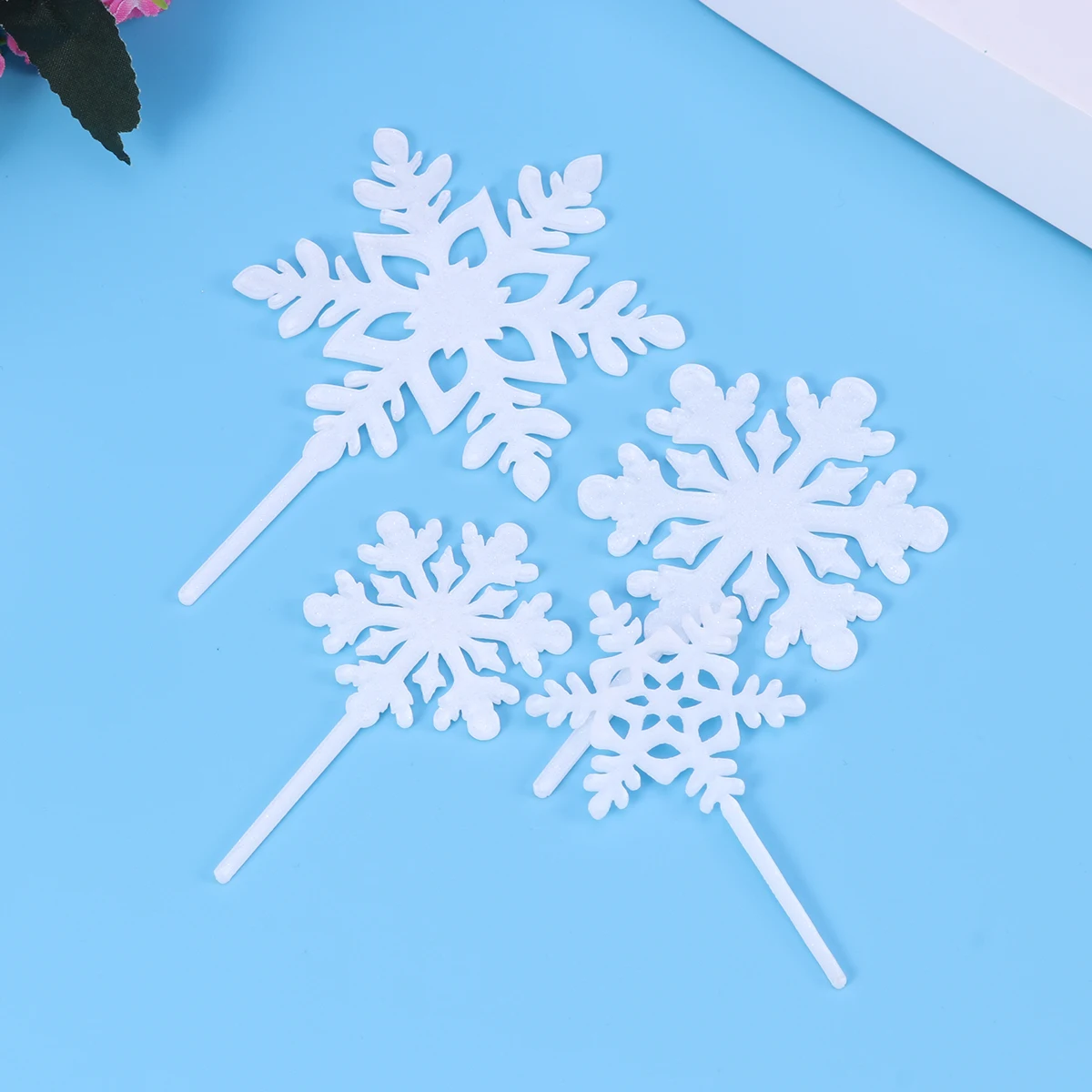 

8Pcs Snowflake Cake Picks Acrylic Glitter Decoration for Christmas Birthday Wedding Anniversary Party Food Decoration Supplies