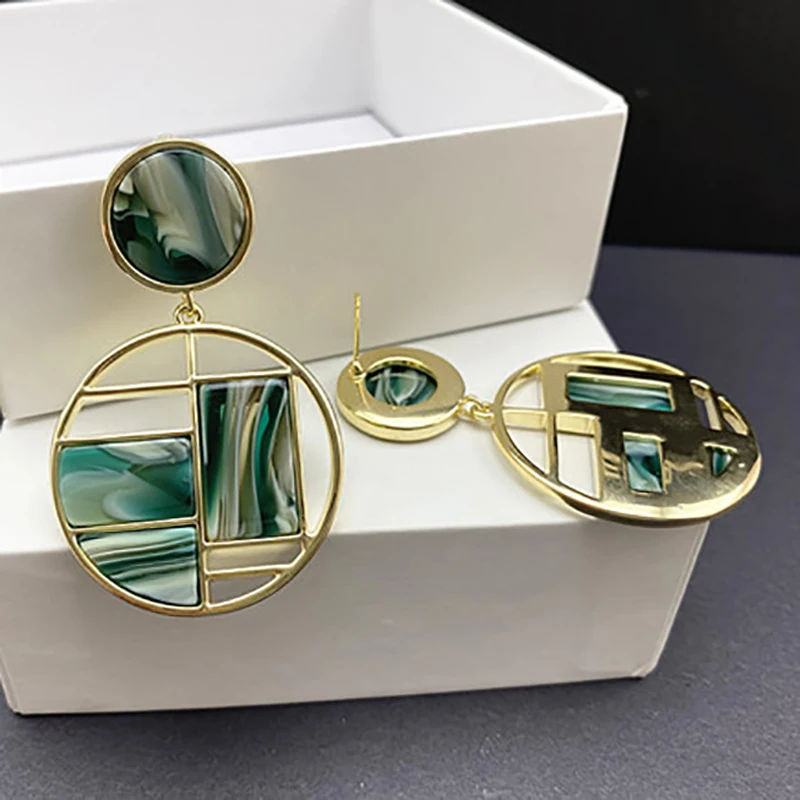 Advanced Sense Earrings For Women Elegant Temperament Metal Green Grain Hollow Irregular Geometric Circle Long Hanging Earrings