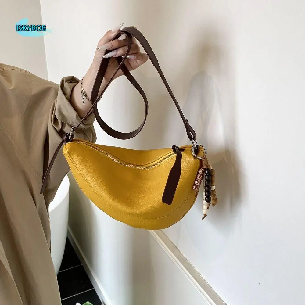 

Fashionable Vintage PU Dumpling Bag Solid Color Casual Half Moon Bag with Pendant Retro Handbag Outdoor